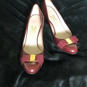 Ferragamo "Carla" leather pump Burgundy